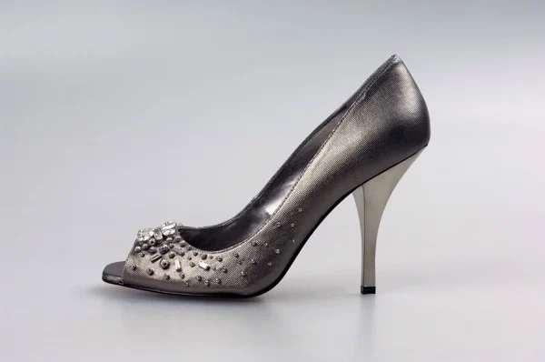 Công ty xi mạ giày cao gót