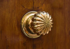 Gia công xi mạ nhựa - Ưu điểm tay nắm tủ được mạ vàng trên nhựa TPHCM