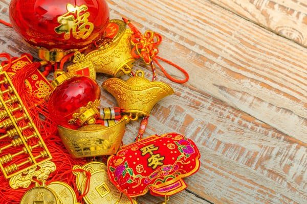 đồ trang trí mạ vàng