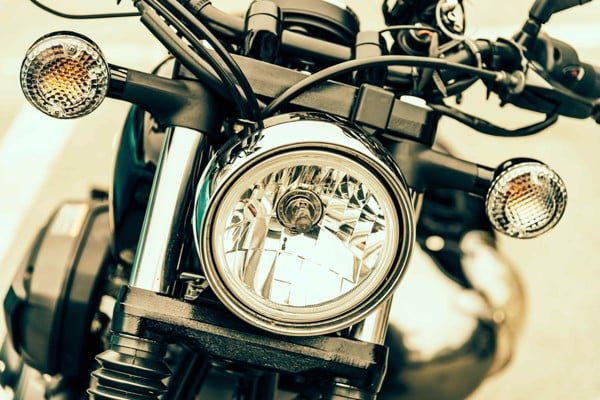 xi mạ chân không tphcm cho choá đèn xe máy