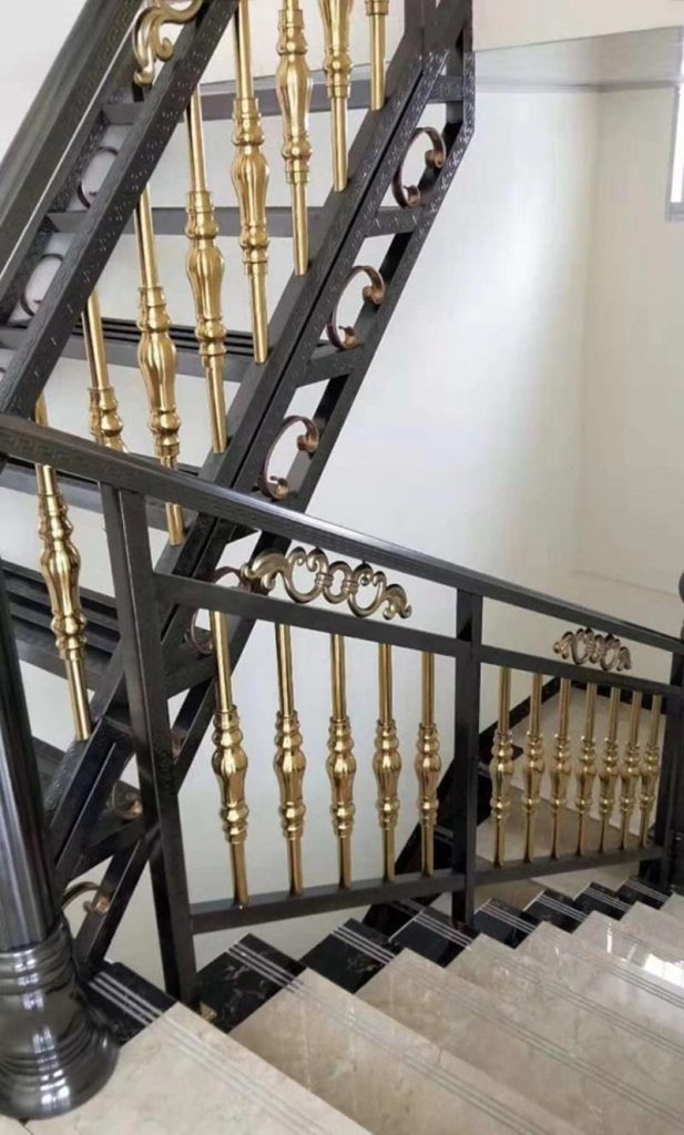 Mẫu tay vịn cầu thang inox và nhưa xi mạ làm tăng độ bền