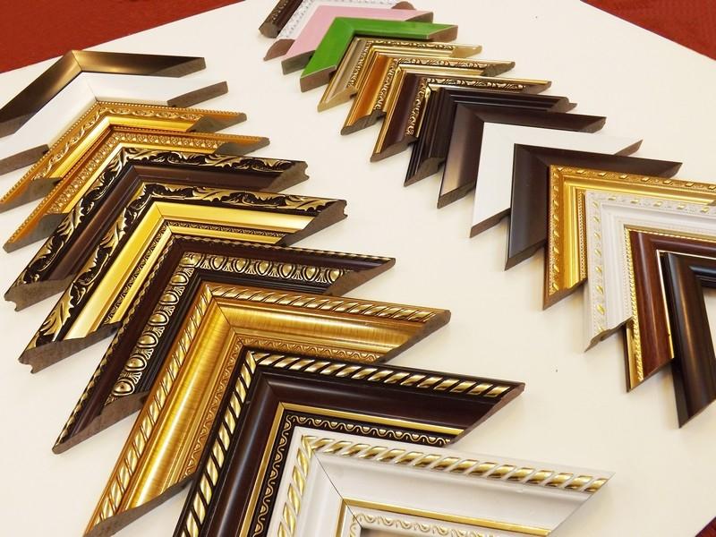 khung tranh treo giúp giữ cố định, bảo quản chất lượng cho tranh