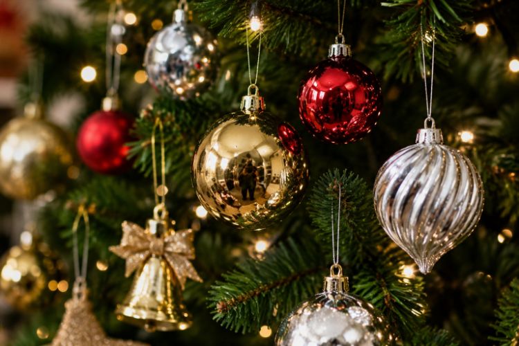 Bề mặt phụ kiện Noel sau khi hoàn thiện lớp phủ