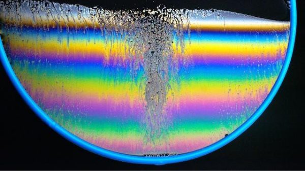 Màu mạ PVD cuối cùng được hình thành theo hiện tượng giao thoa ánh sáng