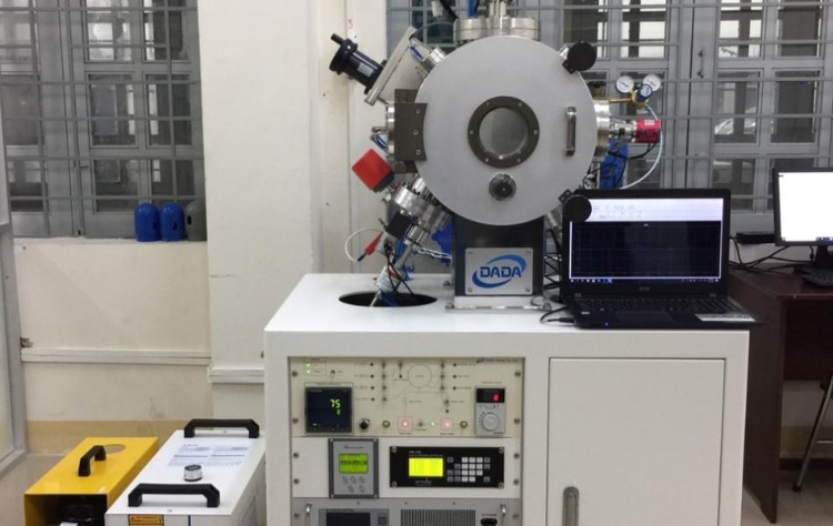 Hệ thống tạo màng mỏng bằng phương pháp phóng xạ Magnetron